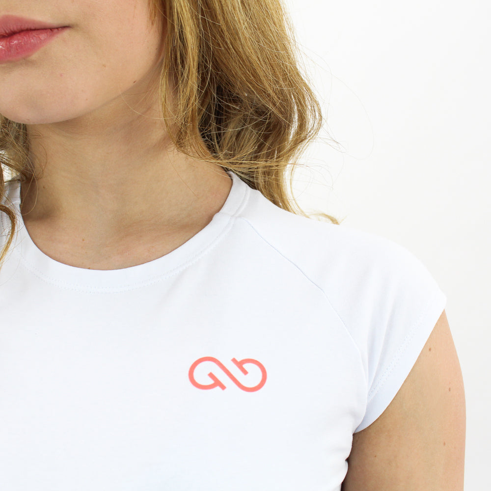 GYMSTYLE-livingcoral-croptop-white-closeup