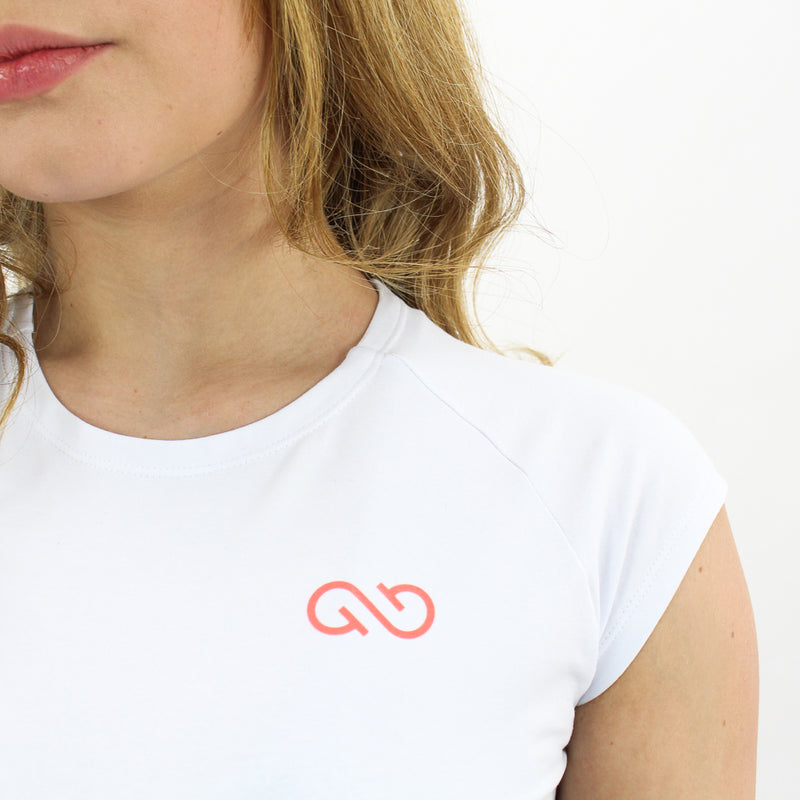 GYMSTYLE-livingcoral-croptop-white-closeup
