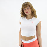 GYMSTYLE-livingcoral-croptop-white-pose1